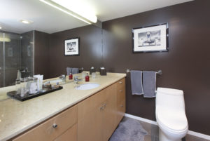 77 Dow 103 1 Bath